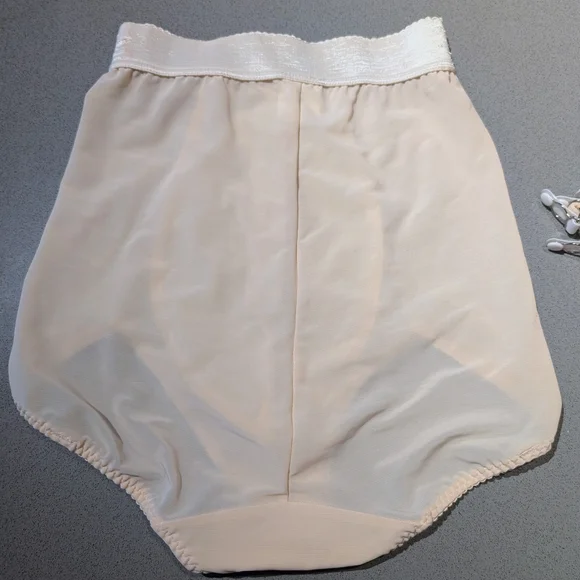 What Katie Did 1950s Shapewear Panties In Peach - Picture 5 of 6